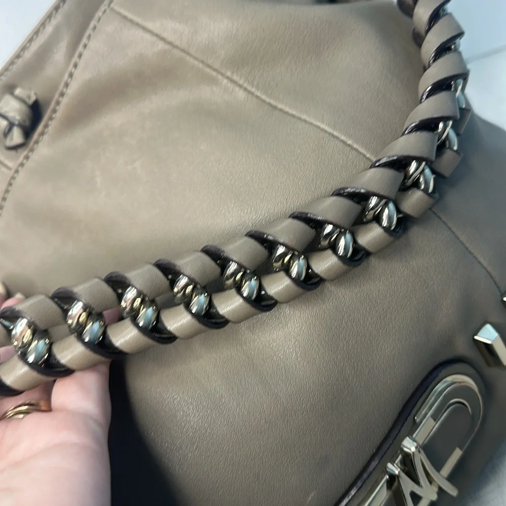 MARCIANO Bag in tan leather with light gold hardware